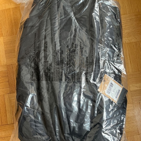 Women’s HMLYN Down Parka - size S NEW - Picture 3 of 4